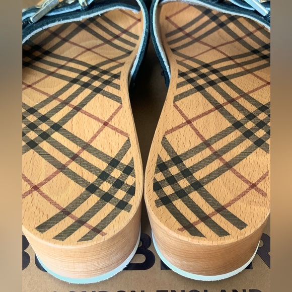Burberry Sandals - Picture 9 of 15